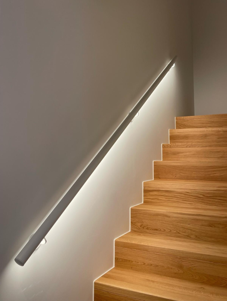 led-handrail-best-white-stairs-wood-niroxx-lux-glender