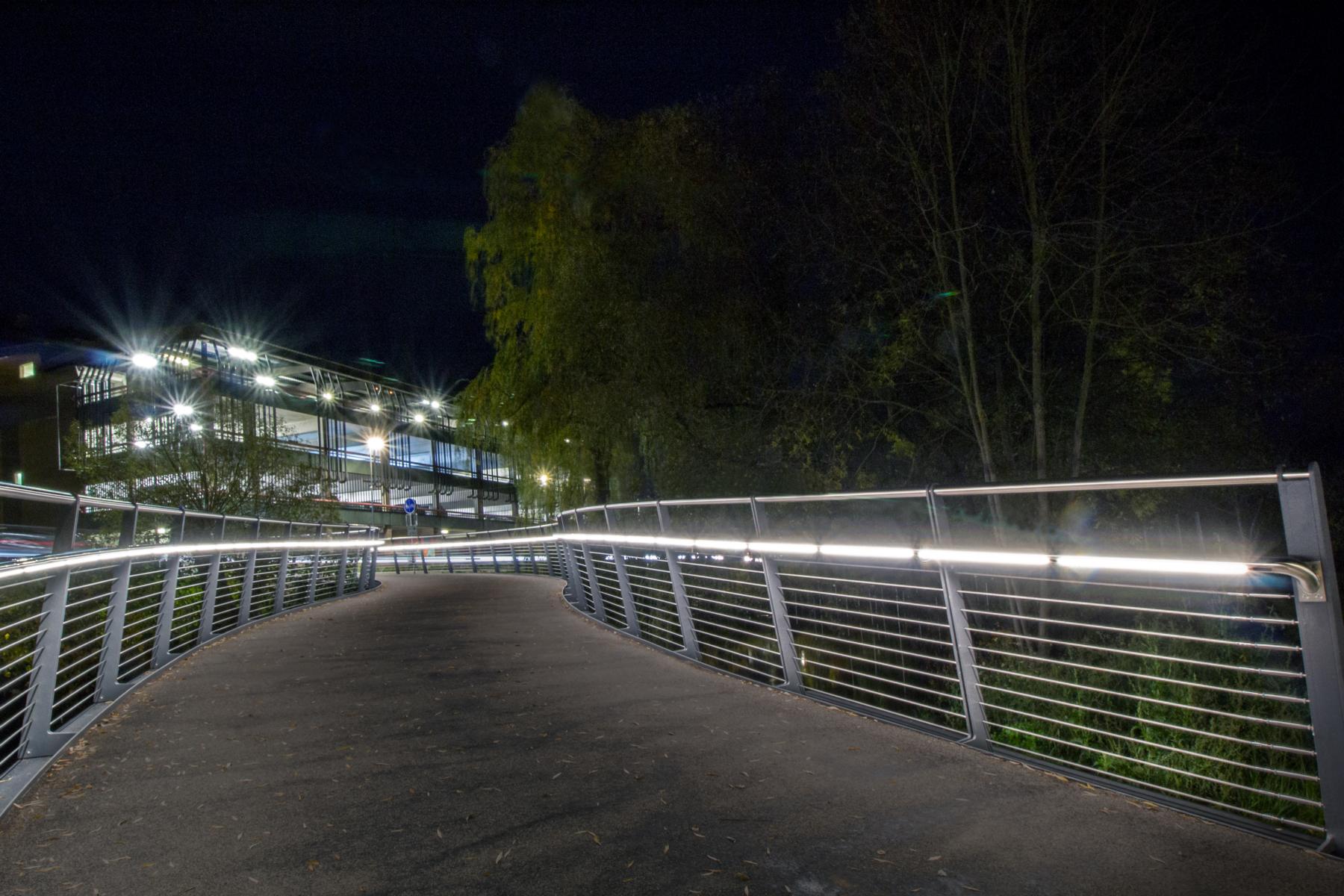 handrailing-curved-bridge-niroxx-lux-glender-frankenberg-3