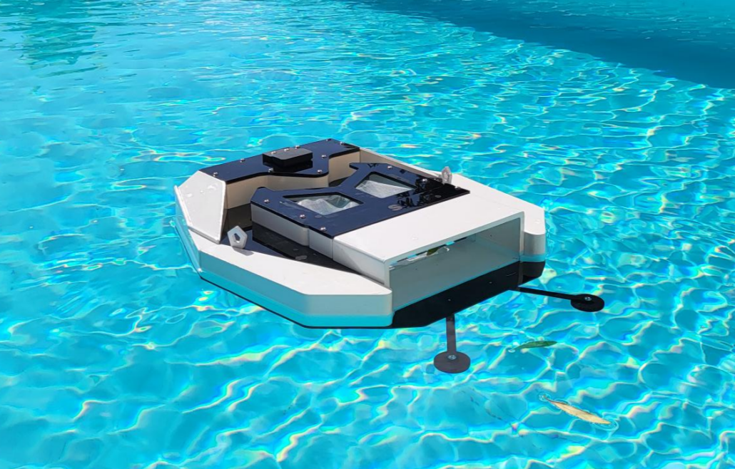 SkimAtom pool skimmer robot. Pool cleaning robot